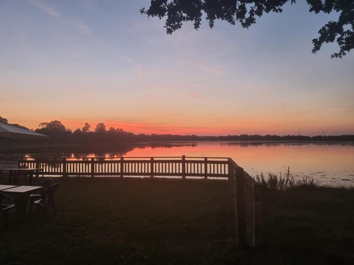 Camping Les Rives Du Lac Bois Morin Zewnętrze zdjęcie